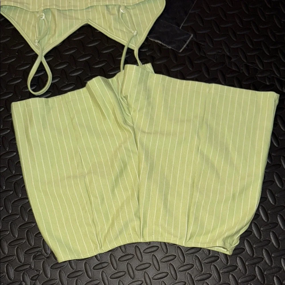 Popular Basics Green Striped Set - Picture 5 of 7